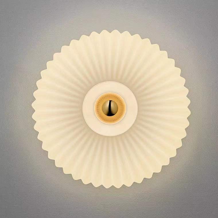 Elegant Nordic Vintage Glass Wall Sconce with Striped