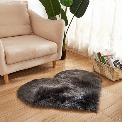 Heart-Shaped Plush Area Rug – Acrylic Indoor Floor Mat for Cozy, Stylish Floors