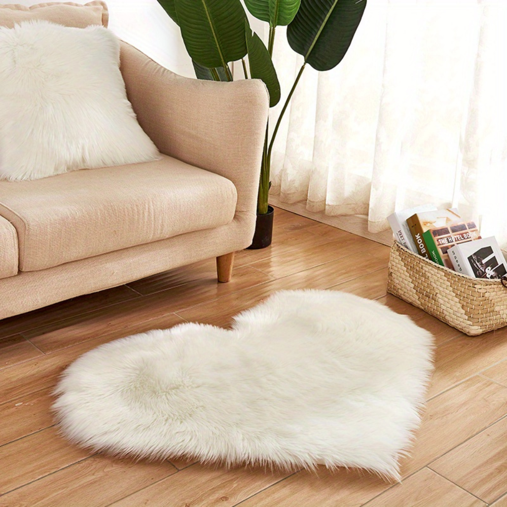 Heart-Shaped Plush Area Rug – Acrylic Indoor Floor Mat for Cozy, Stylish Floors