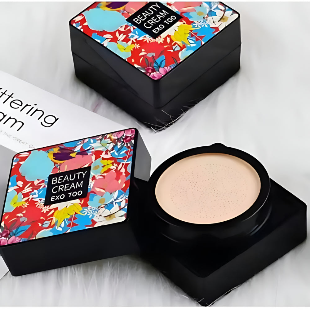 Compact Cream Foundation with Built-In Sponge Applicator