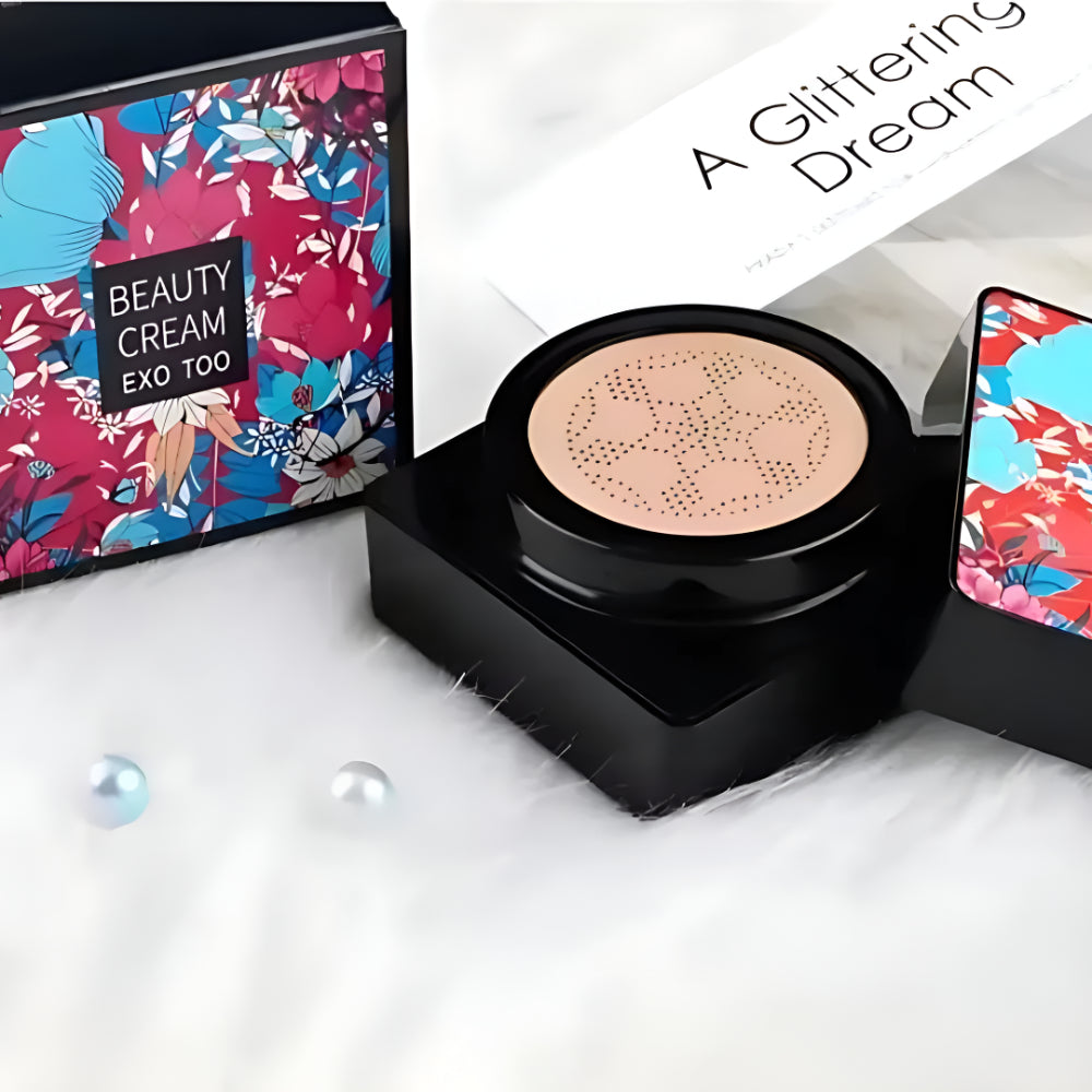 Compact Cream Foundation with Built-In Sponge Applicator