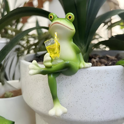 Frog Garden Decor: Edge-Hanging Plant Pot Ornament