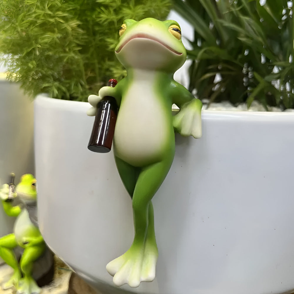 Frog Garden Decor: Edge-Hanging Plant Pot Ornament