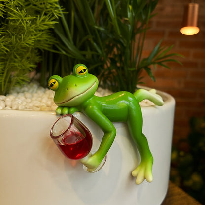 Frog Garden Decor: Edge-Hanging Plant Pot Ornament