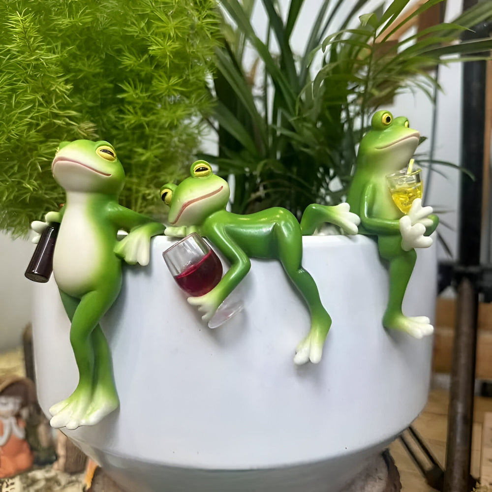 Frog Garden Decor: Edge-Hanging Plant Pot Ornament