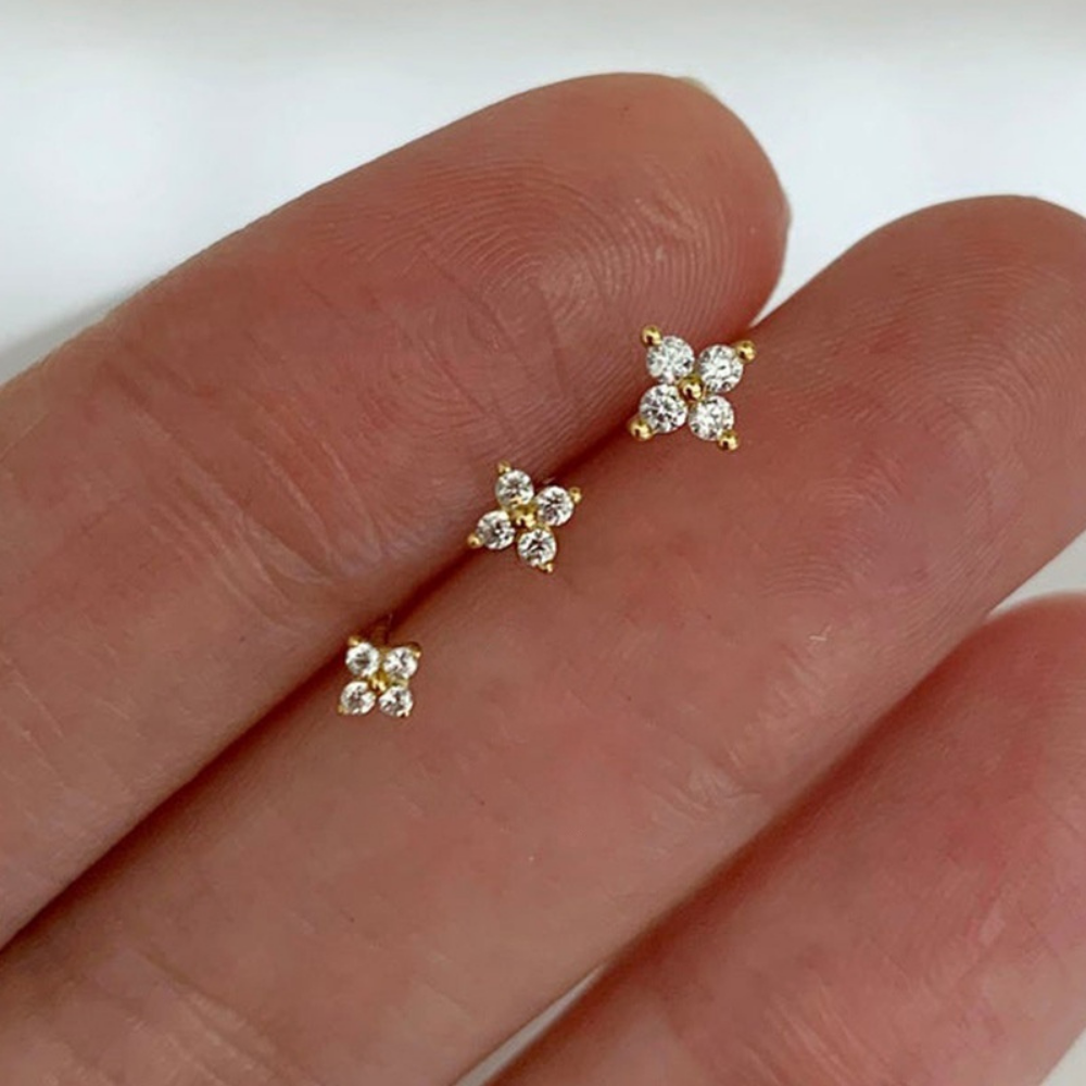 Gold Flower Birthstone Stud Earrings – The Perfect Mother's Day Gift