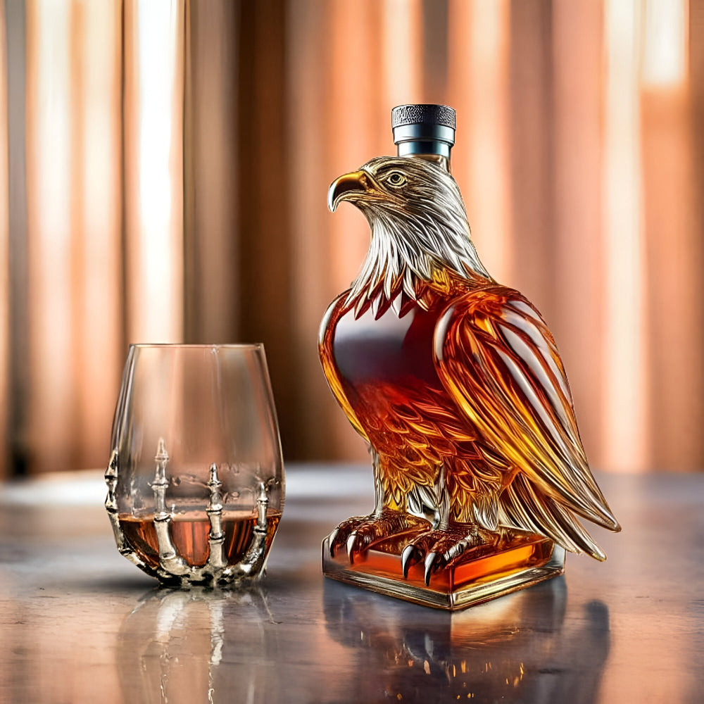 Eagle Whiskey Decanter – Elegant Glass Bottle for Decorative Bar Display