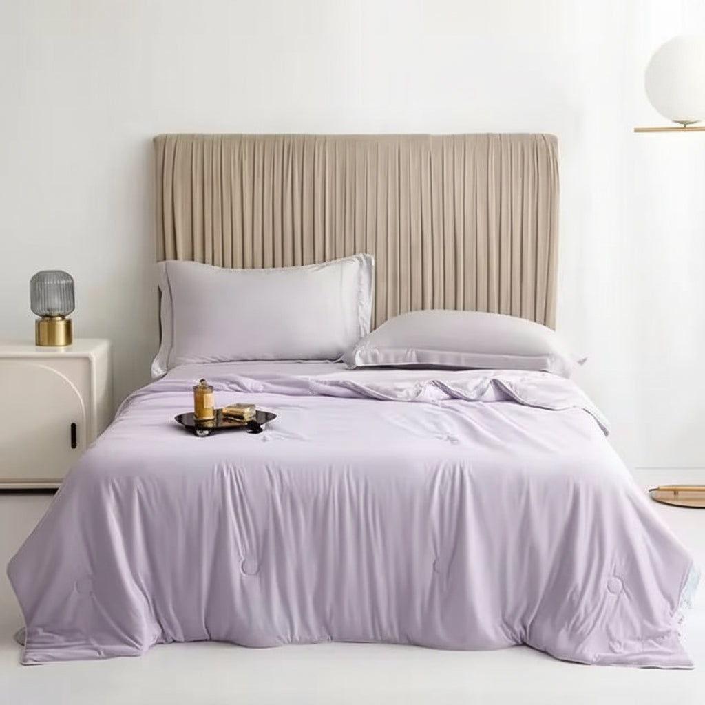 Cooling Blanket - Ultra-Soft, Lightweight Summer Comfort with Moisture-Wicking Tech