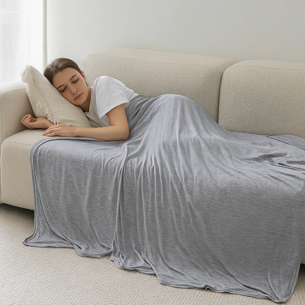 Cooling Blanket for Summer Sleepers - Lightweight & Breathable Comfort