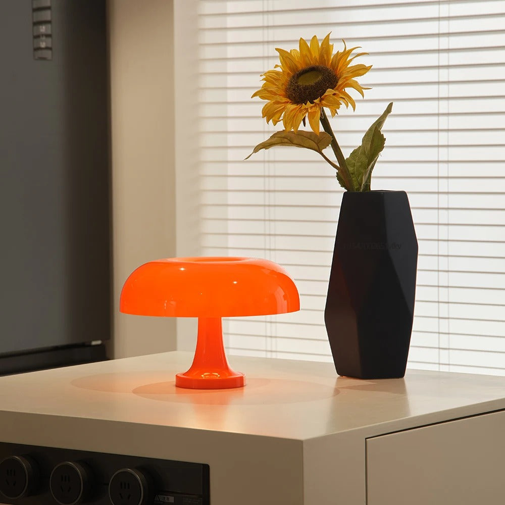 Elegant Mushroom Table Lamp – Timeless Bauhaus-Inspired Decorative Lighting